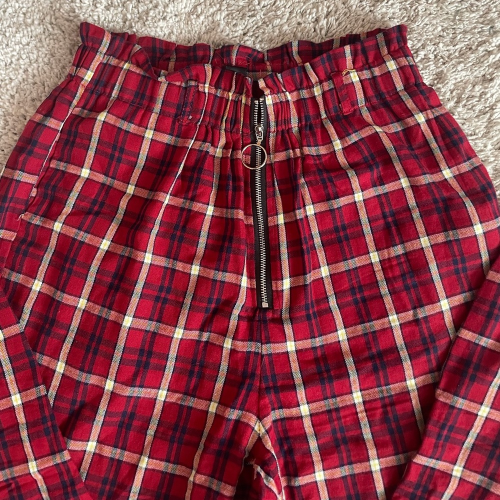 Trendy Patterned Pants - Picture 2 of 4